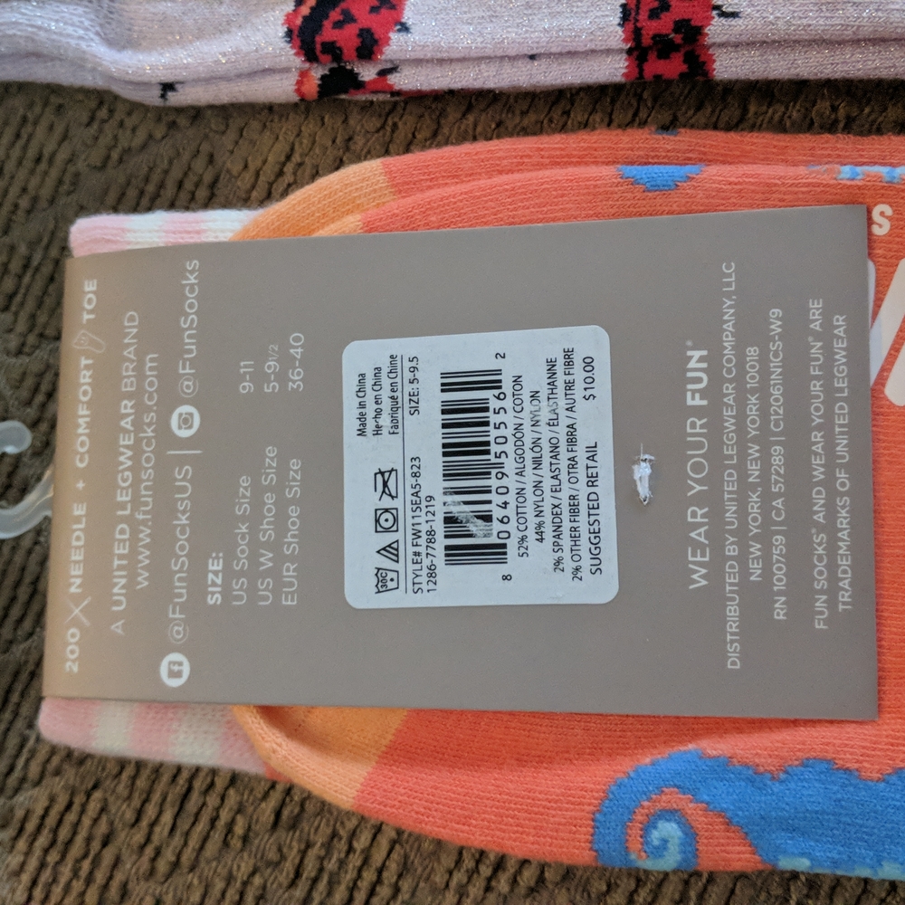 FUN SOCKS - Picture 2 of 2